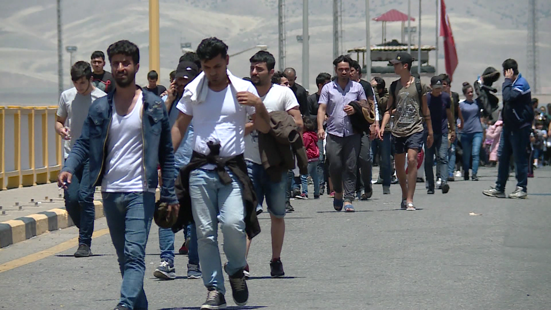 Kurdish and Iraqi migrants being deported from the Turkish border to the Kurdistan Region, June 12, 2018. (Photo: Kurdistan 24)
